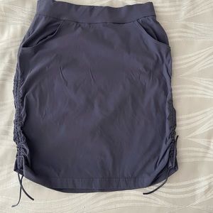 Columbia Omni shield active skirt, size medium